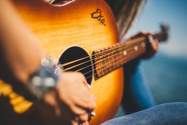 Foto van Semi-Hollow Gitaar.